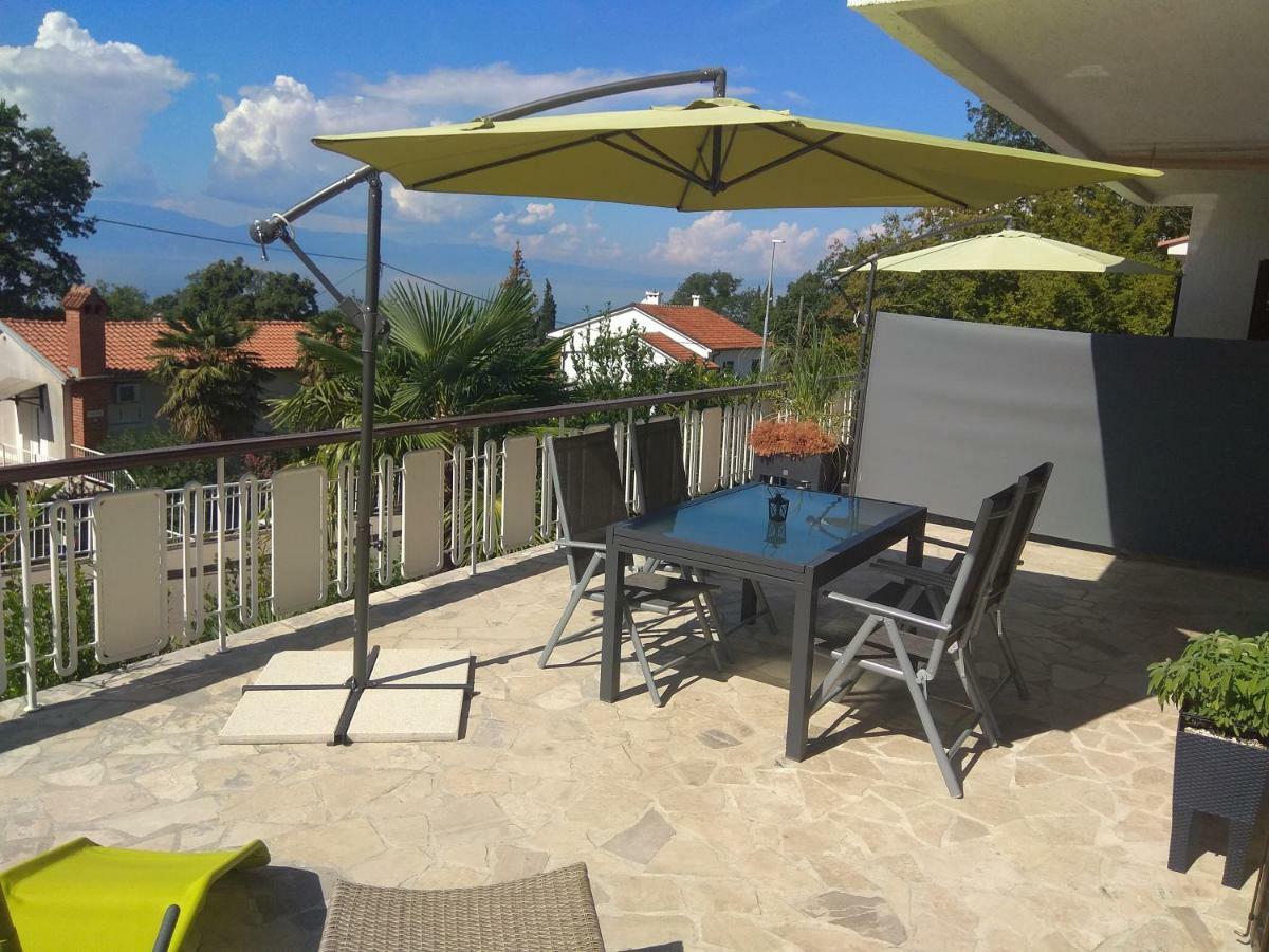 Martina Apartamento Njivice